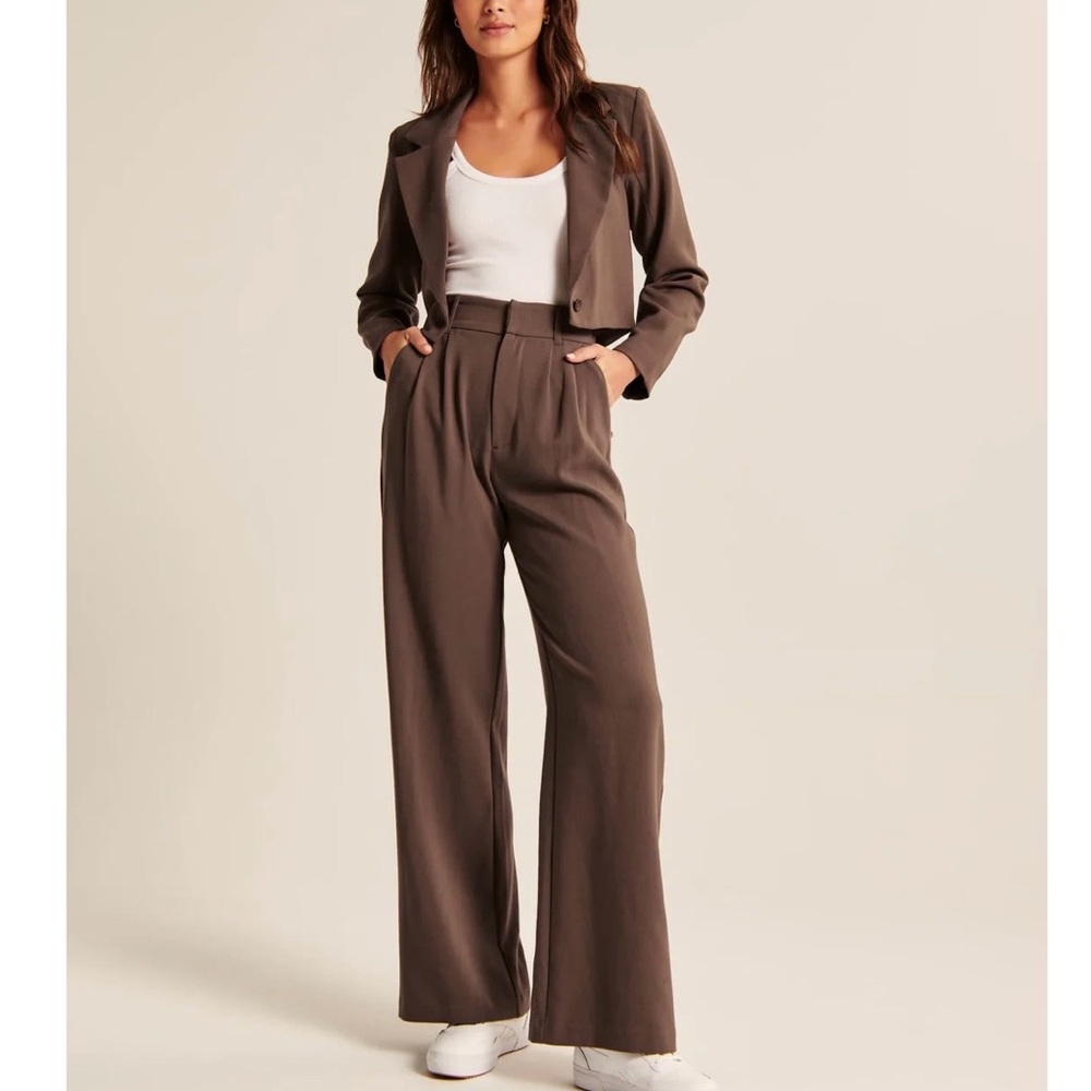 Elegant Taupe Wide-Leg Trousers